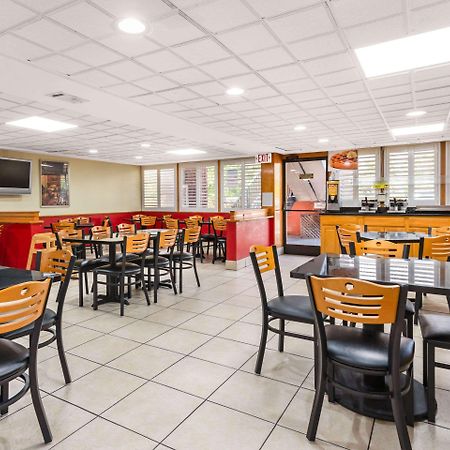 Quality Inn & Suites Orlando Airport Dış mekan fotoğraf