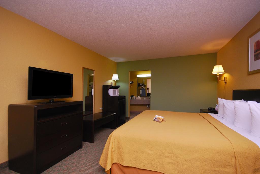 Quality Inn & Suites Orlando Airport Dış mekan fotoğraf