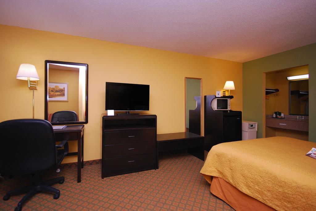 Quality Inn & Suites Orlando Airport Dış mekan fotoğraf