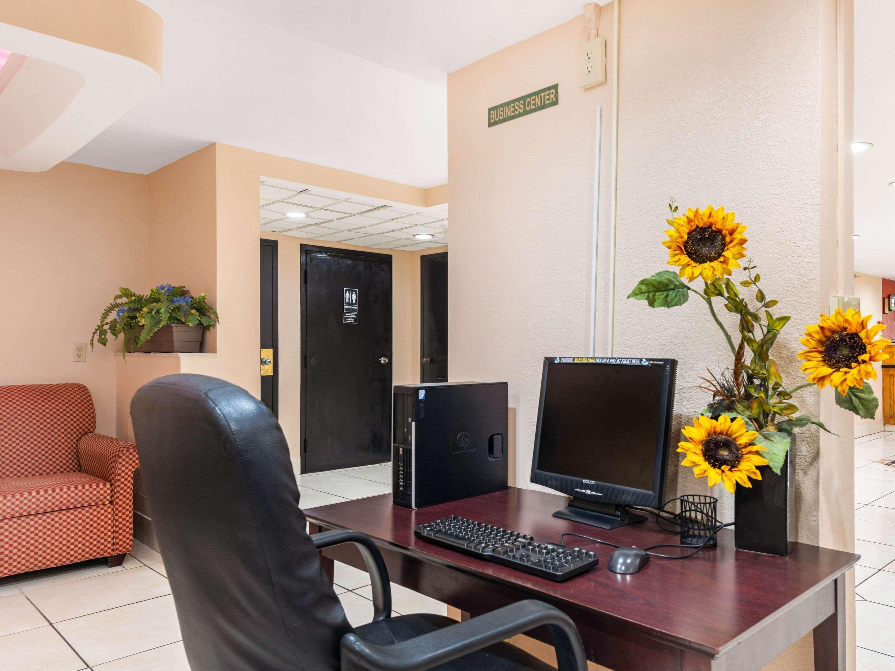 Quality Inn & Suites Orlando Airport Dış mekan fotoğraf