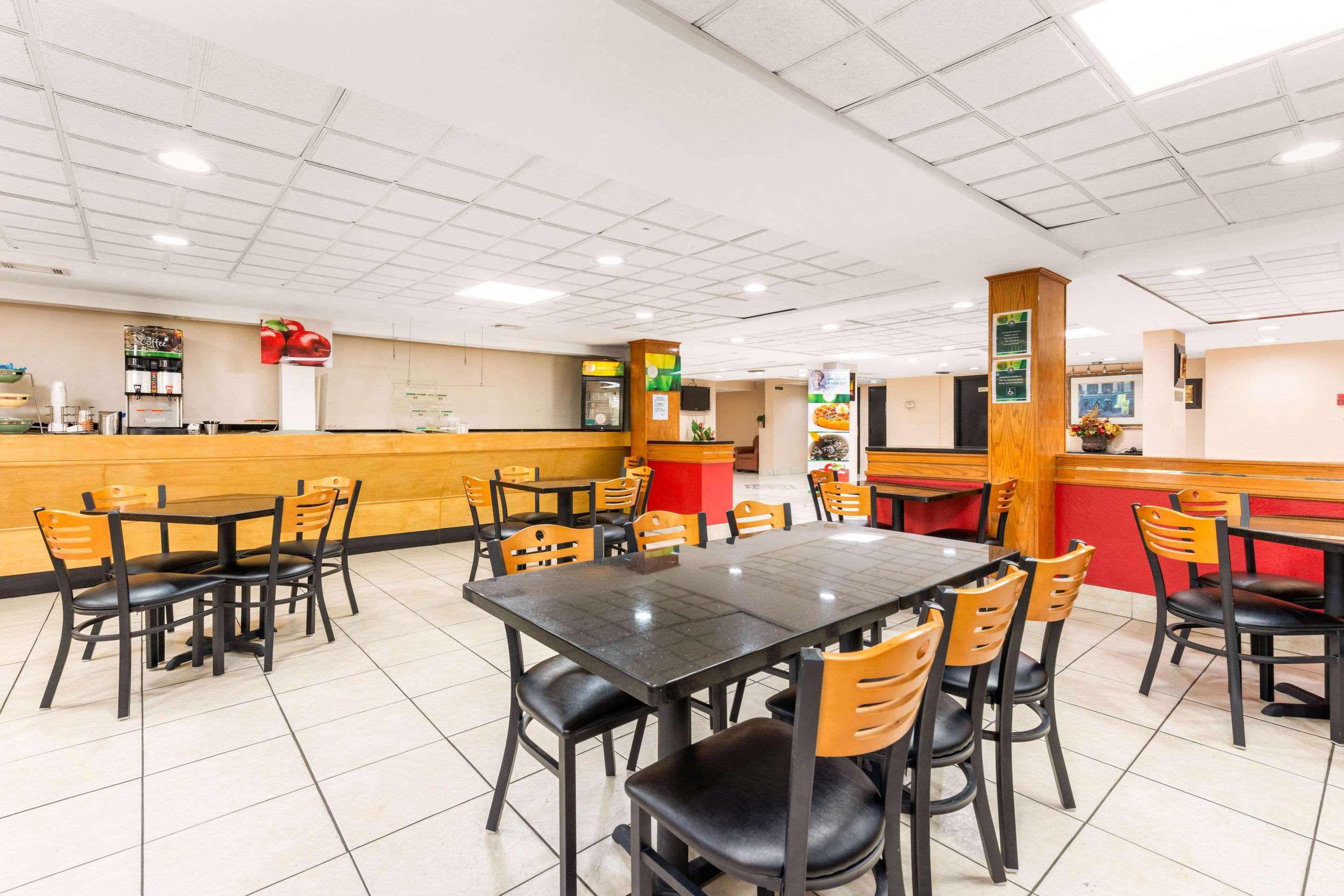 Quality Inn & Suites Orlando Airport Dış mekan fotoğraf
