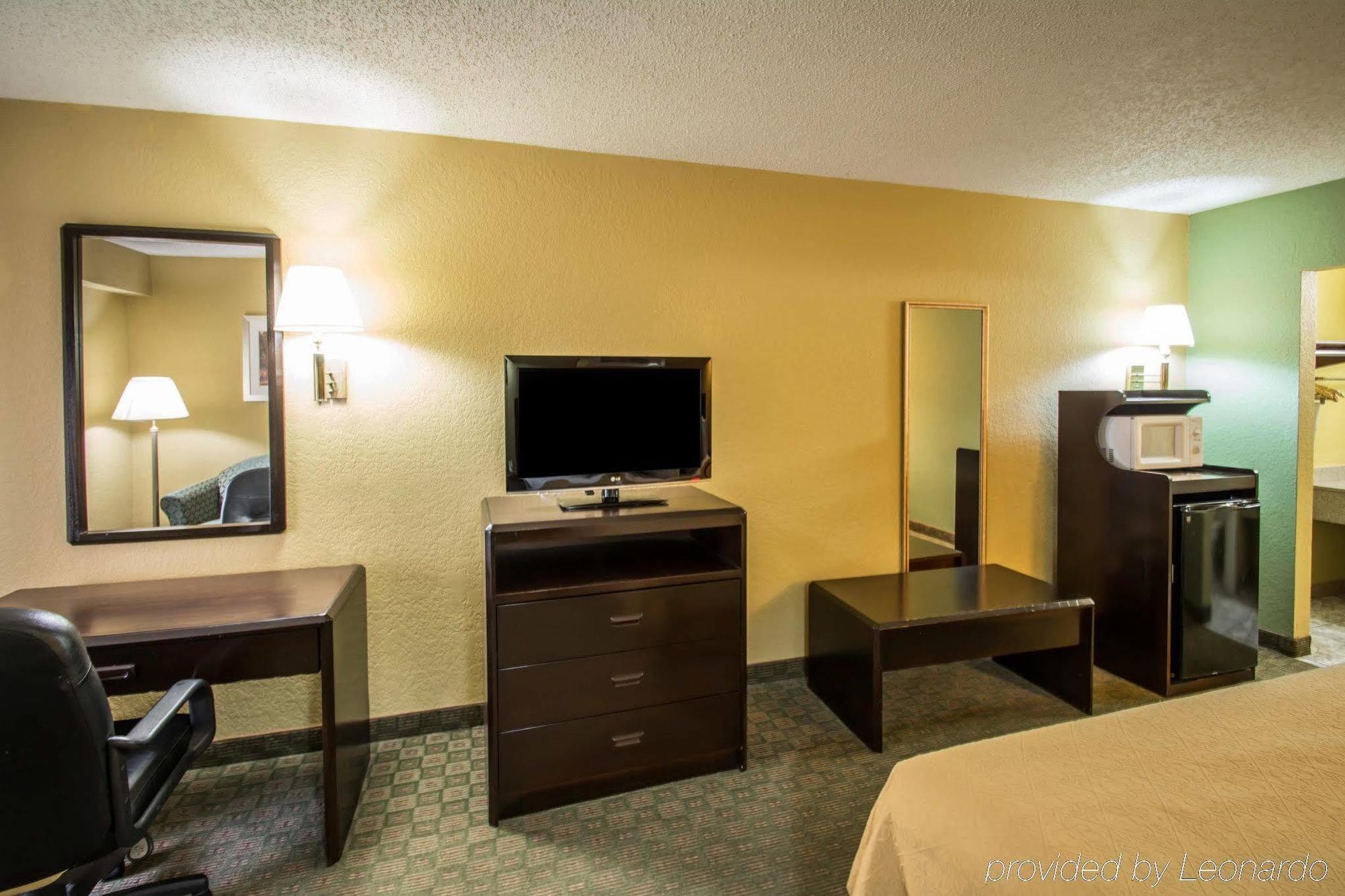 Quality Inn & Suites Orlando Airport Dış mekan fotoğraf